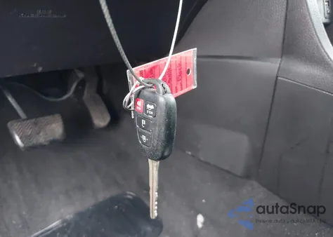 2017 Toyota Corolla Le z USA, uszkodzony, nr VIN 5YFBURHE7HP640788